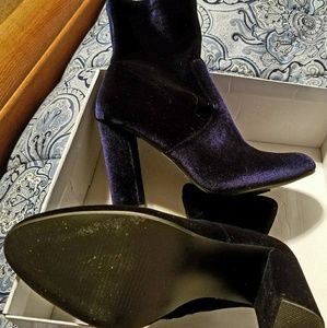 Steve Madden Edit Navy Velvet Boots